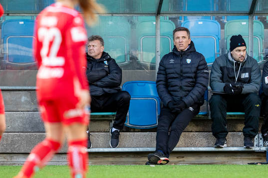 Göteborgs tränare Mats Gren och assisterande tränare