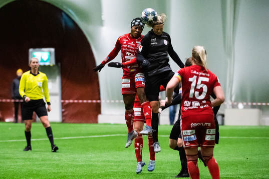 Piteås Faith Ikidi Michael och Uppsalas Lena Hansen