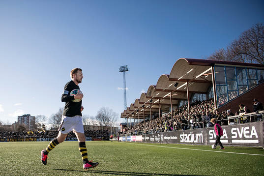 s Sebastian Larsson