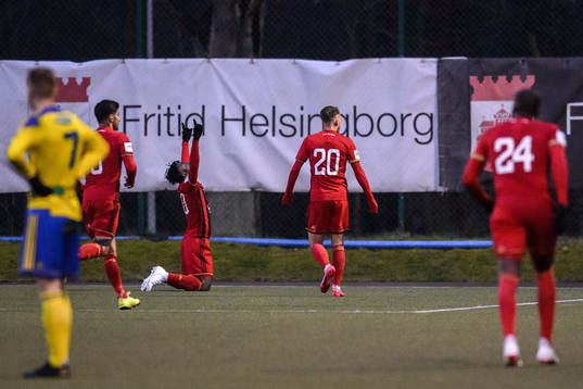 Östersunds Jordan Attah Kadiri jublar