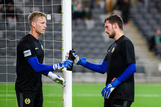 Hammarbys målvakter David Ousted och Davor Blazevic