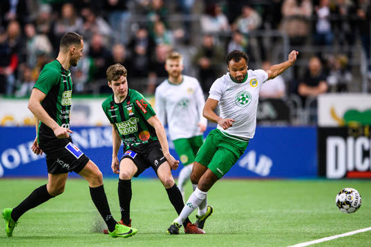 Varbergs Gustav Norlin och Hammarbys  Serge-Junior