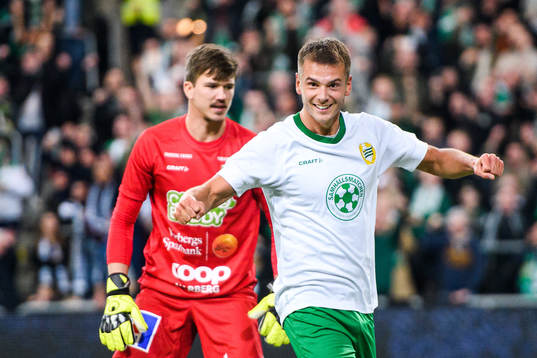 Hammarbys Alexander Kacaniklic jublar