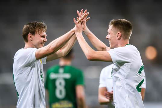 Hammarbys Tim Söderström och Aron Johannsson jublar