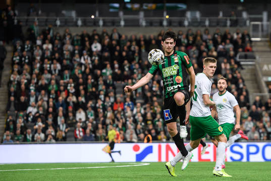 Varbergs Robin Tranberg och Hammarbys Aron Johannsson