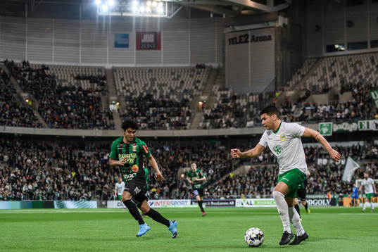 Varbergs Adama Fofana och Hammarbys Paulinho