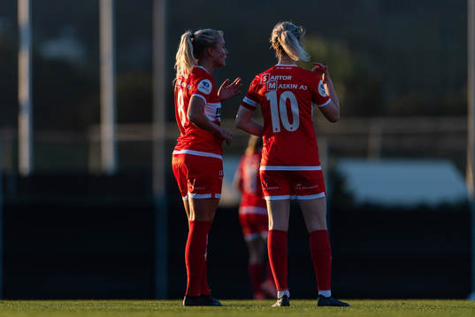 Guro Bergsvand and Ingrid Spord of Sandviken