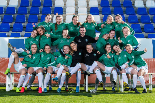 Klepp poses for a team photo
