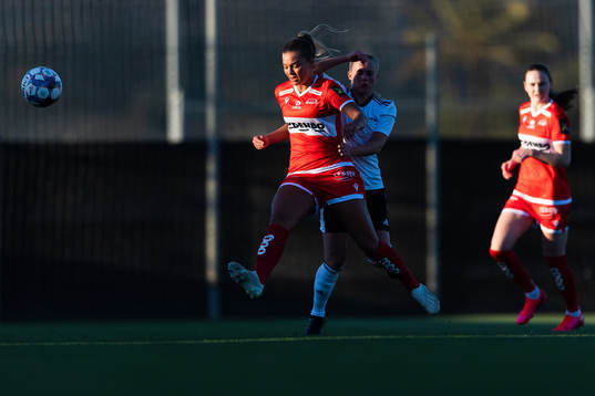 Maiken Bakke of Rosenborg and Malin Sunde of Sandviken