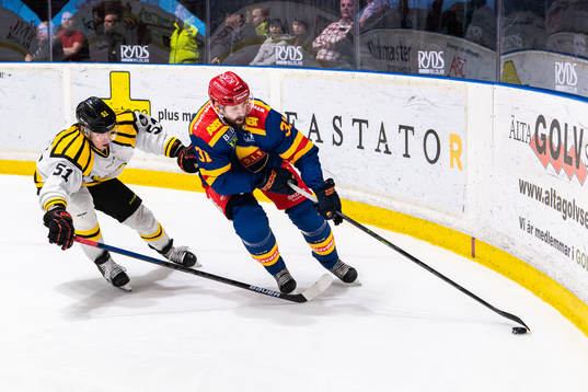 Brynäs Tomi Sallinen och Djurgårdens Dick Axelsson