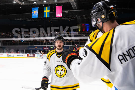 Brynäs Emil Molin jublar