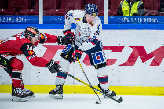 Linköpings Olle Lycksell mot Malmö Redhawks Carl-Johan