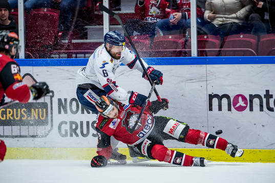 Linköpings Jonas Holös mot Malmö Redhawks Adam Brodecki