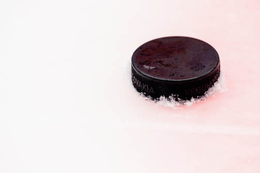 Puck på isen