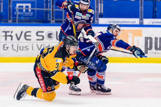Luleås Emil Larsson faller