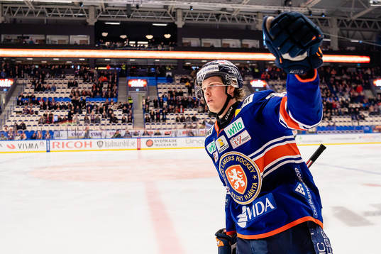 Växjös Fredrik Karlström jublar