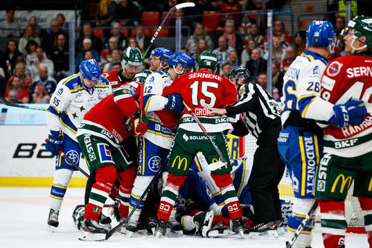 Bråk mellan Frölundas och Leksands spelare