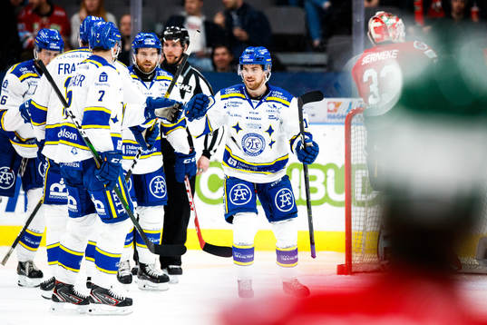 Leksands Oskar Lang jublar