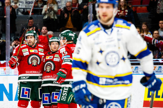 Frölundas Joel Lundqvist och Ryan Lasch jublar