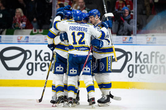 Leksands Lucas Nordsäter jublar med lagkamrater