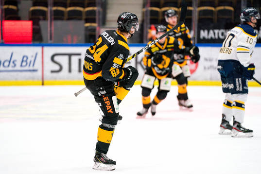 Skellefteås Jonathan Pudas jublar