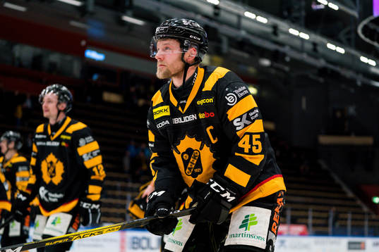 Skellefteås Oscar Möller jublar