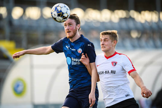Helsingborgs Rasmus Jönsson och Tekstilshchiks Aleksandr