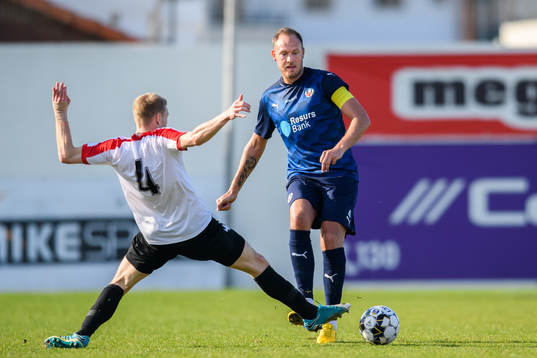 Helsingborgs Andreas Granqvist och Tekstilshchiks Maksim