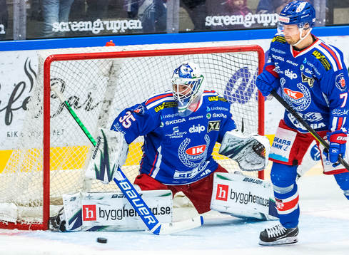 Oskarshamns målvakt Richard Bachman och Victor Aronsson