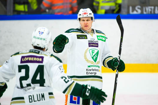Färjestads Daniel Viksten jublar