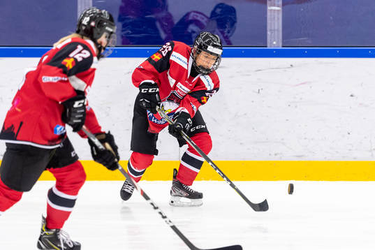 Malmö Redhawks Josefine Anderberg och Annie Svärd