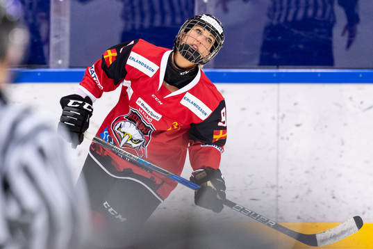 Malmö Redhawks Jessica Campbell deppar