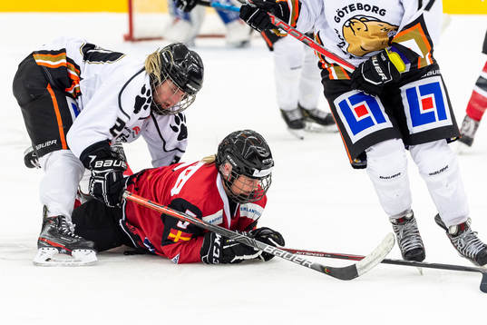 Malmö Redhawks Lovisa Mann har ont