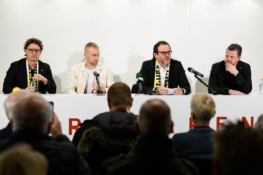 klubbchef Stefan Andreasson, Johan Larsson, ordförande