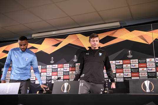 Isaac Kiese Thelin and Jon Dahl Tomasson, head coach,