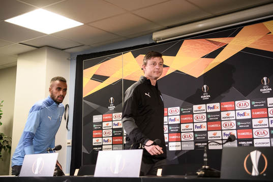Isaac Kiese Thelin and Jon Dahl Tomasson, head coach,