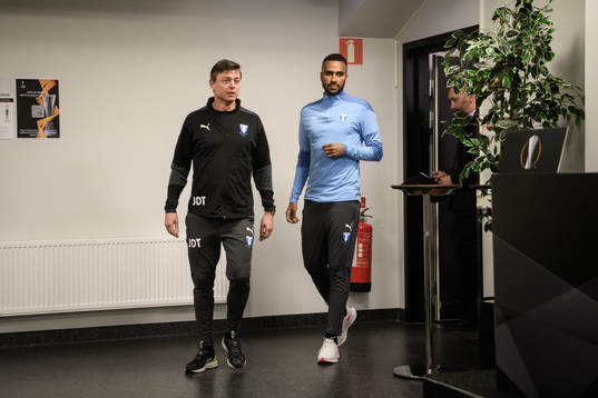 Isaac Kiese Thelin and Jon Dahl Tomasson, head coach,