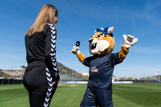 Camilla Linberg of Lyn with the mascot (yet to be named) of
