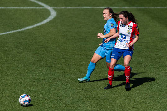Olaug Tvedten of Avaldsnes and Anna Palm of Lyn