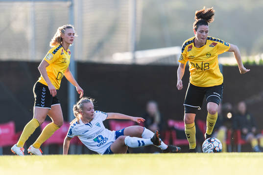 Nora Eide Lie and Isabell Bachor of LSK Kvinner against
