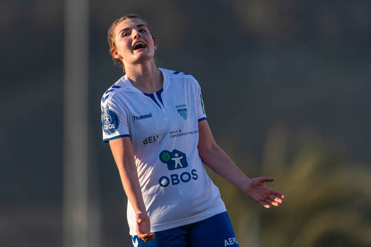 Julie Hoff Klæboe of Kolbotn reacts