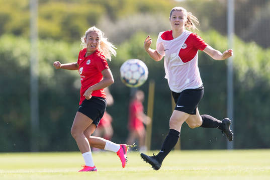 Rikke Nygard and Andrine Mo of Arna-Bjørnar