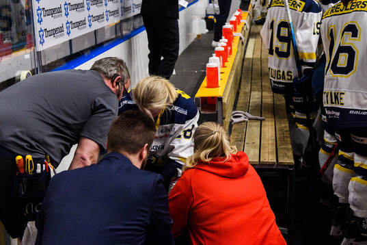 s Anna Borgqvist har ont och får hjälp