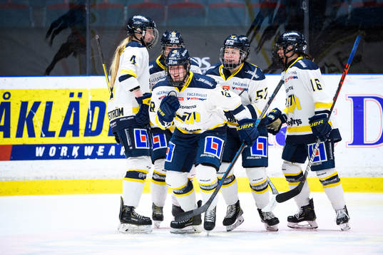 s Jenny Antonsson jublar