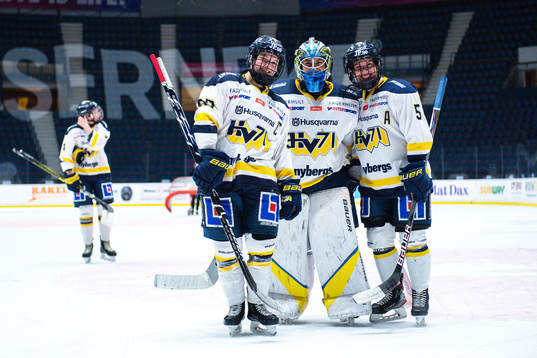 s Jessica Healey , målvakt Alba Gonzalo och Sidney Morin