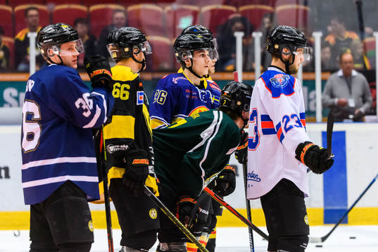 Brynäs spelare med matchställ från sina modersklubbar