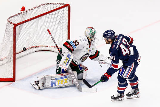 Linköpings Nichlas Hardt gör 1-0 på Frölundas