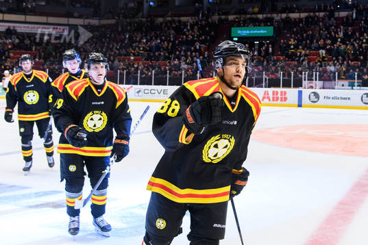 Brynäs Jaedon Descheneau jublar