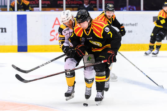 Skellefteås Darren Nowick och Brynäs Marcus Björk