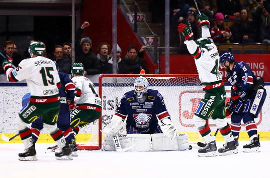 Frölundas Joel Lundqvist (ej i bild) har gjort mål 1-1